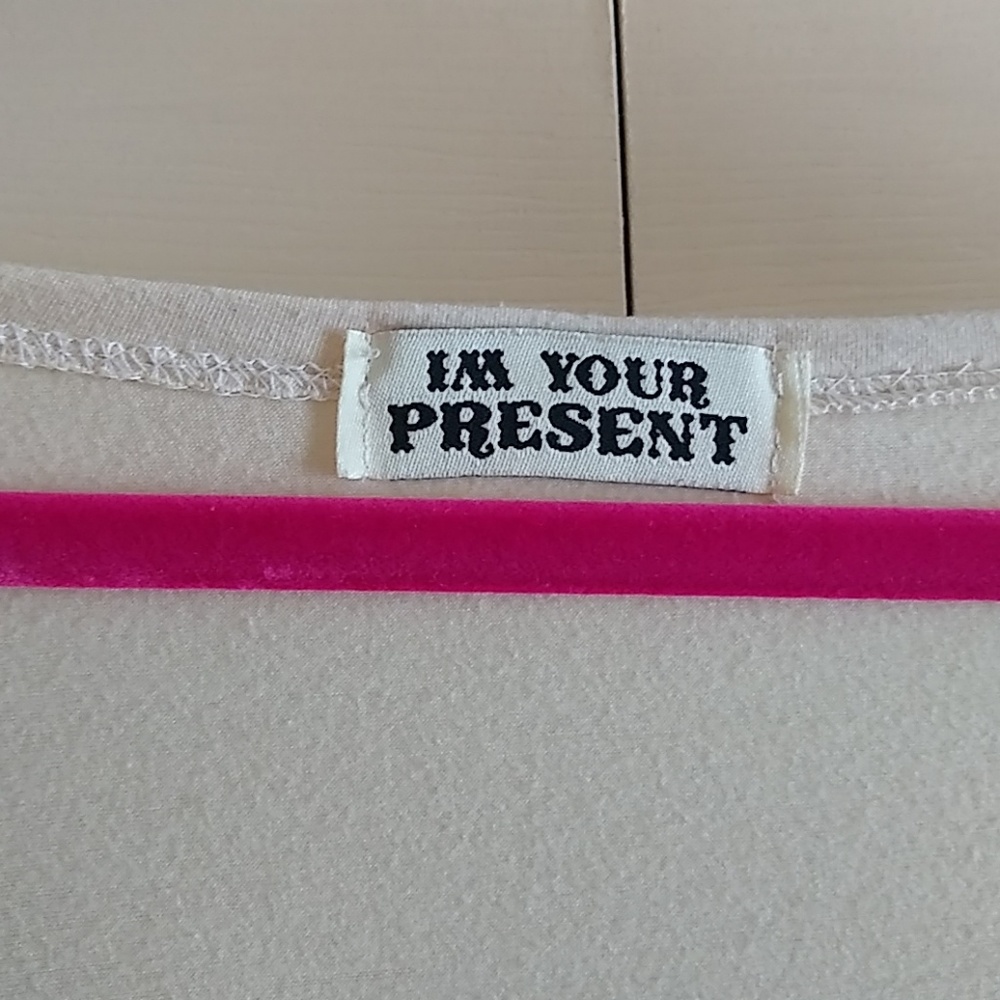 i'm your present long sleeve birthday cake mini - Picture 2 of 4